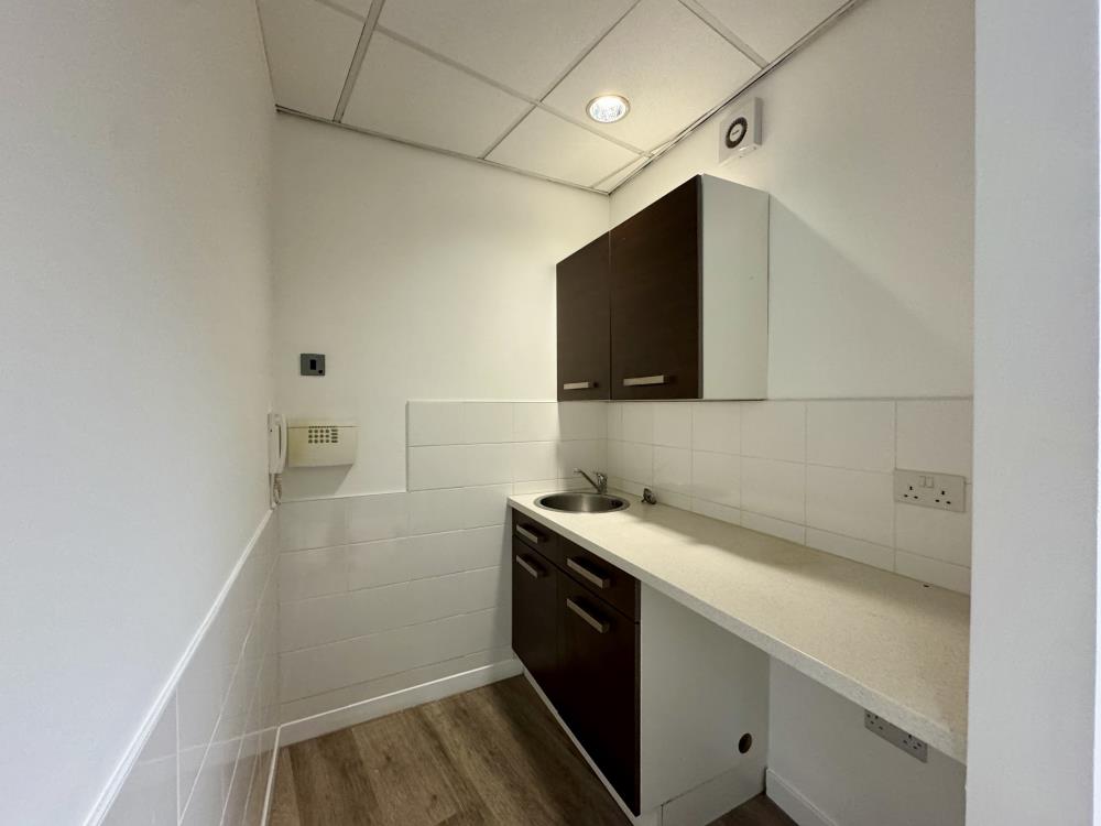 To Rent: Unit 16 Neespend Triangle, 1 Burton Road, Sheffield S3 8BW